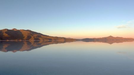 Der Spiegel der Seele Neumond 21.02.2012 im Salar de Uyuni Bolivien